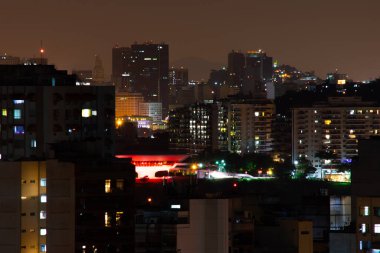 Rio de Janeiro, Brezilya 'nın başkenti Niteroi' de gece manzarası.