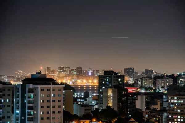 リオデジャネイロ州 ブラジルの首都圏のニテロイ市の夜景 — ストック写真