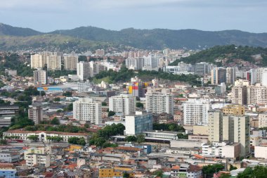 Niteroi, Rio de Janeiro, Brezilya nüfusunun günlük yaşamının şehir gündüz manzarası.