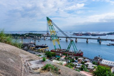 Niteroi, Rio de Janeiro, Brezilya nüfusunun günlük yaşamının şehir gündüz manzarası.