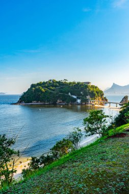 Niteroi, Rio de Janeiro, Brezilya nüfusunun günlük yaşamının şehir gündüz manzarası.