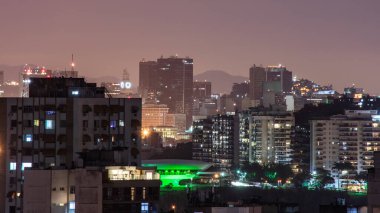 NITEROI, RIO de JANEIRO, BRAZIL - CIRCA 2021: Niteroi Çağdaş Sanat Müzesi 90 'ların sonunda Oscar Niemeyer tarafından tasarlanmıştır. Niemeyer tüm zamanların en ünlü Brezilyalı mimarıdır..
