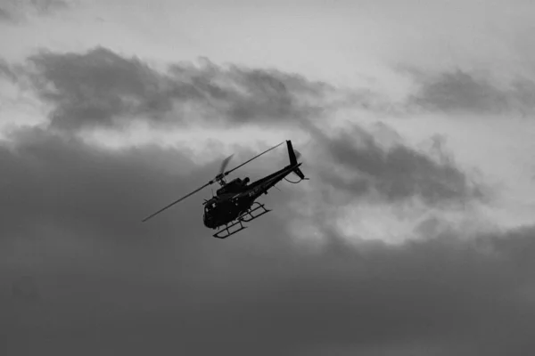 Вертолет Обеспечивающий Поддержку Воздуха Время Операции Гражданской Полиции Борьбе Организованной — стоковое фото