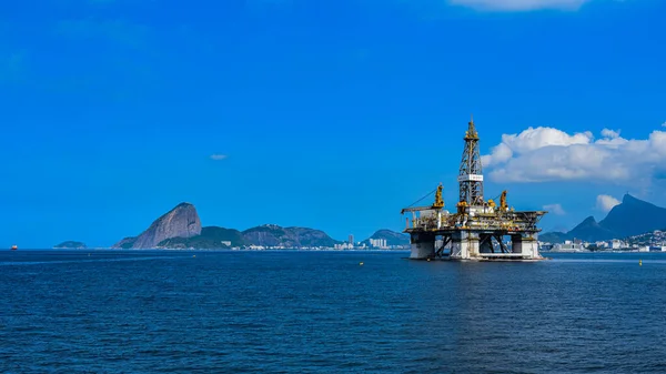 Platforma Pro Průzkum Ropného Průmyslu Zátoce Guanabara Před Pohořím Sugarloaf Stock Snímky