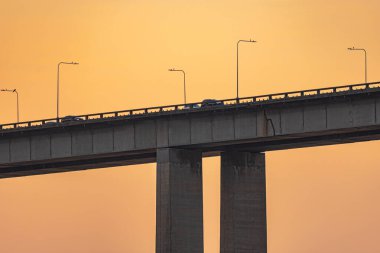 Başkan Costa ve Silva Köprüsü, halk arasında Rio-Niteri Köprüsü olarak bilinir, Guanabara Körfezi, Brezilya