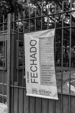 Niteroi, Rio de Janeiro, Brezilya - CIRCA 2020: COVID-19 salgını sırasında halkı yeni koronavirüse karşı korumak için 