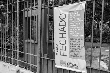 Niteroi, Rio de Janeiro, Brezilya - CIRCA 2020: COVID-19 salgını sırasında halkı yeni koronavirüse karşı korumak için 