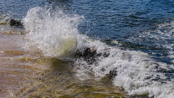 Imagen Formaciones Rocosas Piedras Con Textura Nitidez Playa Durante Día — Foto de Stock