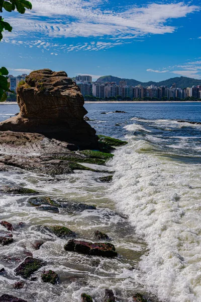 Bild Von Felsformationen Steinen Mit Struktur Und Schärfe Strand Während — Stockfoto