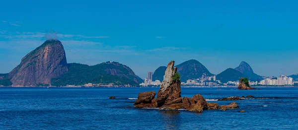 Niteroi Rio Janeiro Brezilya Circa 2021 Gün Boyunca Plajda Kaya — Stok fotoğraf