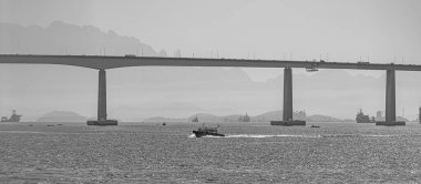 Rio de Janeiro, Brezilya - CIRCA 2021: Guanabara Körfezi manzarası, Rio de Janeiro, Güneydoğu Brezilya