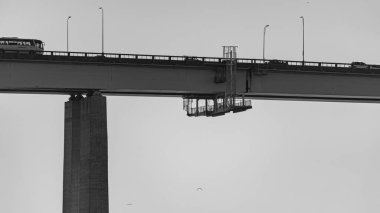 Başkan Costa ve Silva Köprüsü, Guanabara Körfezi üzerindeki Rio-Niteroi Köprüsü olarak bilinir. Brezilya 'daki en uzun köprüdür..