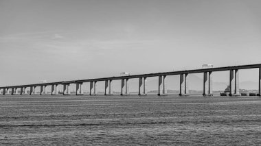 Başkan Costa ve Silva Köprüsü, Guanabara Körfezi üzerindeki Rio-Niteroi Köprüsü olarak bilinir. Brezilya 'daki en uzun köprüdür..