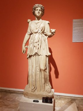 Müzedeki Antik Yunan heykeli