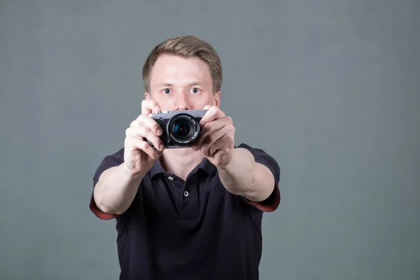 Guy with camera — Stock Photo, Image