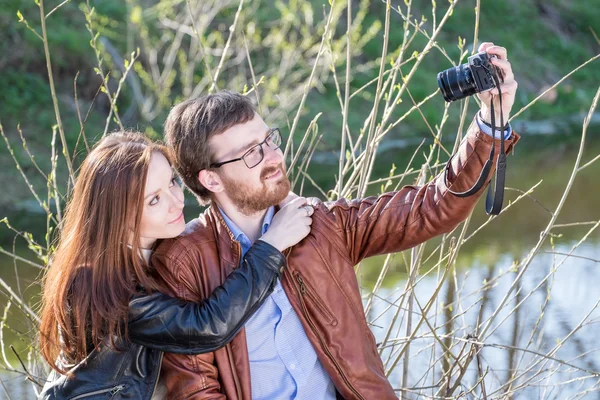 Para robi selfie — Zdjęcie stockowe