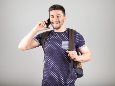 Smartphone ile konuşan adam