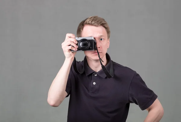 Guy with camera — Stock Photo, Image