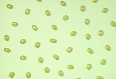 Tatlılar düz yatıyordu