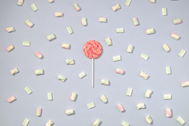 Marshmallow düz yatıyordu