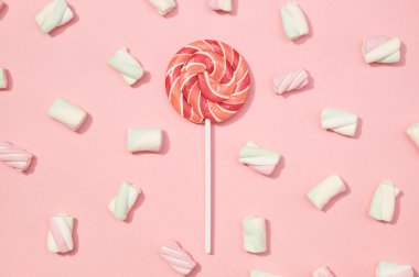 Marshmallow düz yatıyordu