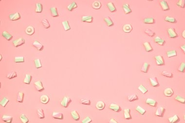 Marshmallow düz yatıyordu