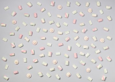 Marshmallow düz yatıyordu