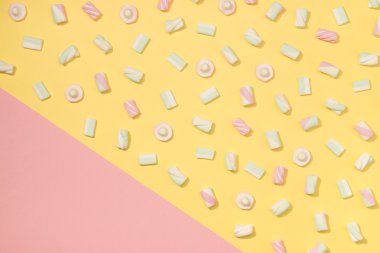 Marshmallow düz yatıyordu