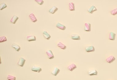 Marshmallow düz yatıyordu