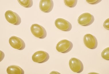 Tatlılar düz yatıyordu