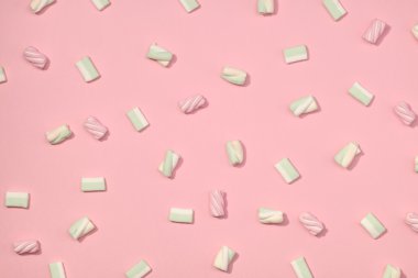Marshmallow düz yatıyordu