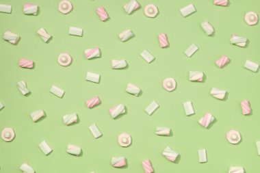 Marshmallow düz yatıyordu