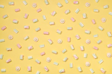 Marshmallow düz yatıyordu