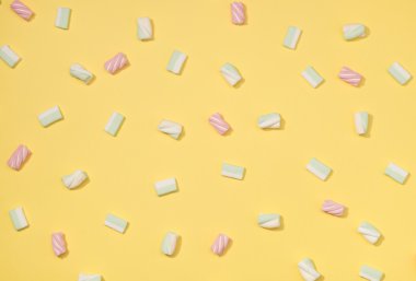 Marshmallow düz yatıyordu