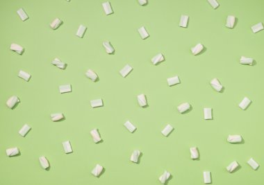 Marshmallow düz yatıyordu