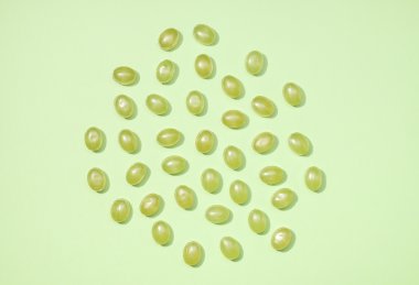 Tatlılar düz yatıyordu