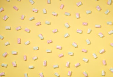 Marshmallow düz yatıyordu