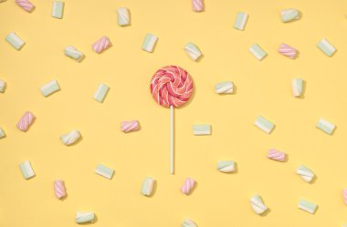 Marshmallow düz yatıyordu