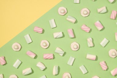 Marshmallow düz yatıyordu