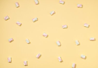 Marshmallow düz yatıyordu