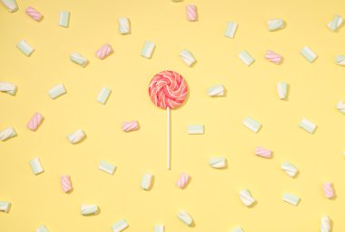 Marshmallow düz yatıyordu