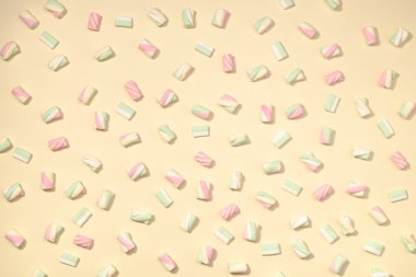 Marshmallow düz yatıyordu