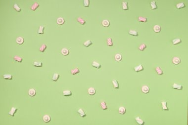 Marshmallow düz yatıyordu