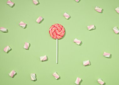 Marshmallow düz yatıyordu