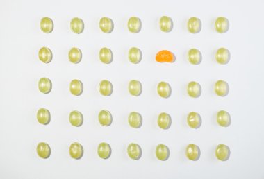 Tatlılar düz yatıyordu