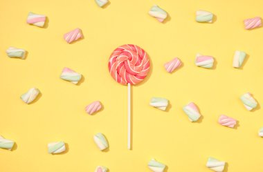 Marshmallow düz yatıyordu