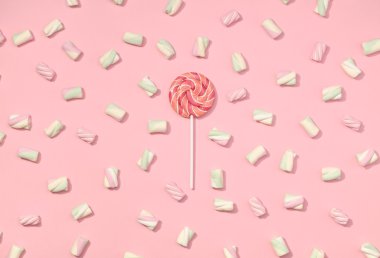 Marshmallow düz yatıyordu