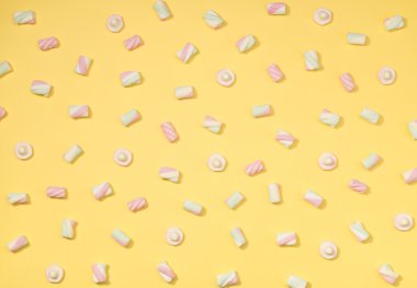 Marshmallow düz yatıyordu