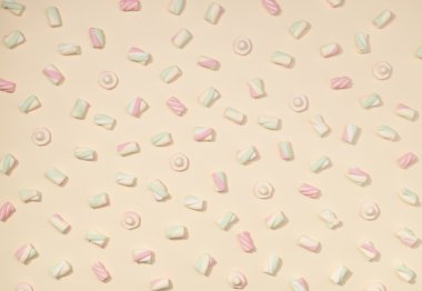 Marshmallow düz yatıyordu