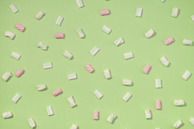 Marshmallow düz yatıyordu